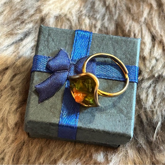 Vintage 70s chartreuse glass faux coral adjustable ring - Picture 3 of 10